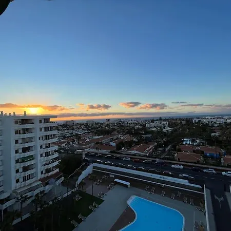 Traumhafte Mit Panoramablick Und Pool Apartment